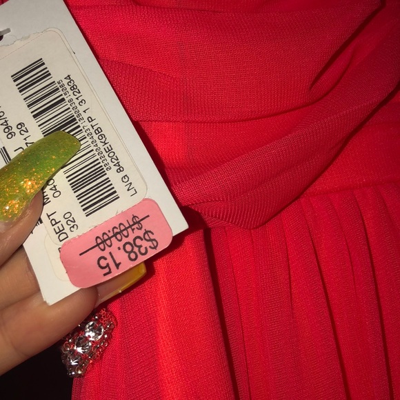 Prom dress ! - Picture 3 of 3